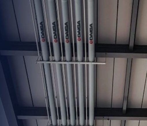 Eletrodutos DAISA em teto industrial