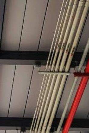 Tubulação elétrica e hidráulica